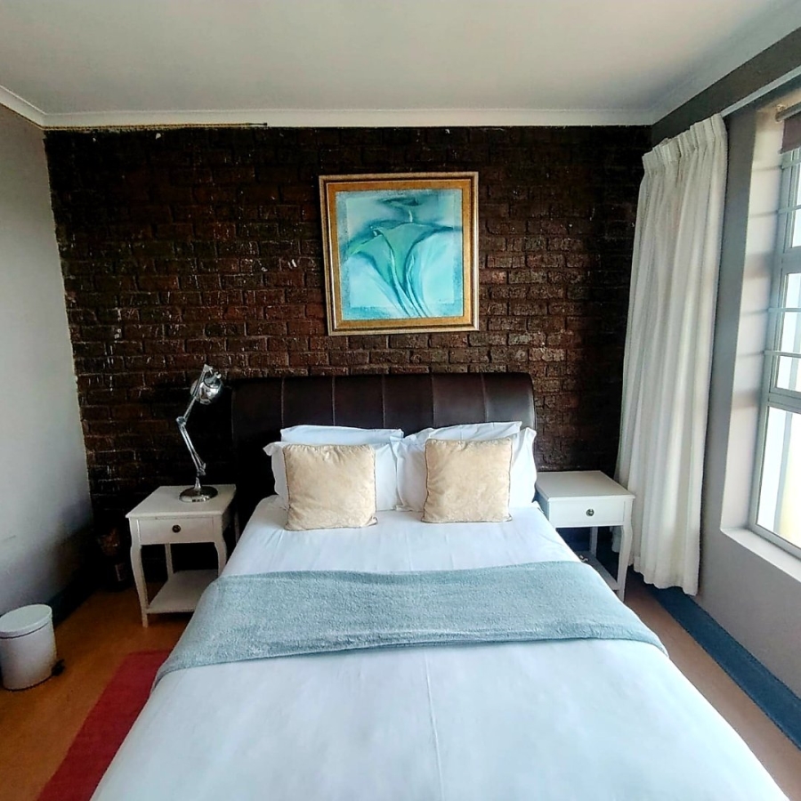 5 Bedroom Property for Sale in Beacon Bay Eastern Cape